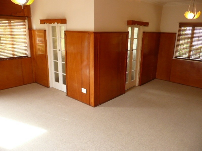 65 Reuben St, Holland Park QLD 4121