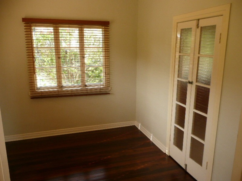 65 Reuben St, Holland Park QLD 4121