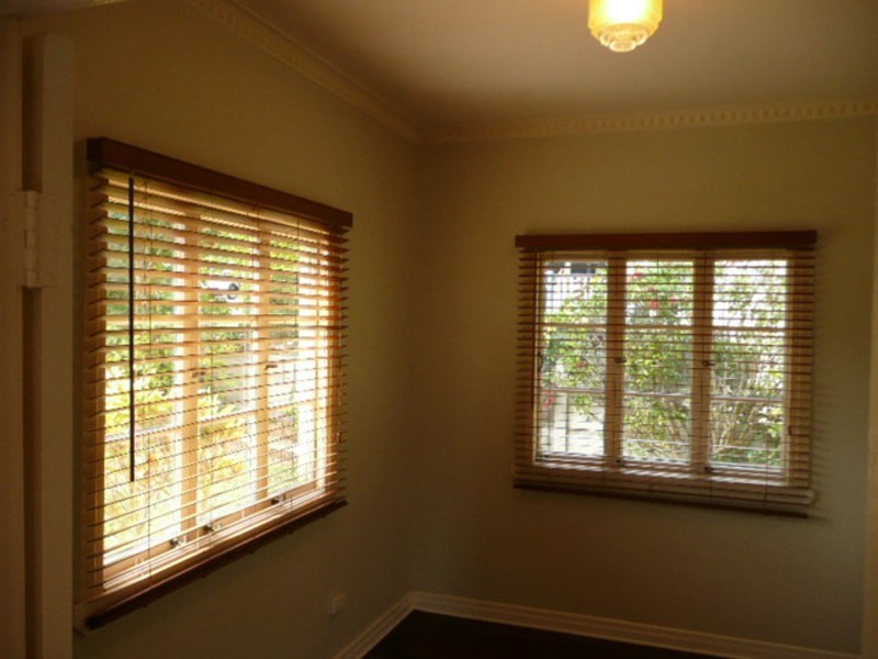 65 Reuben St, Holland Park QLD 4121