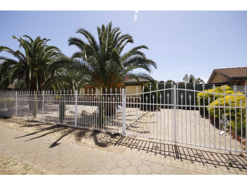 14 Bond Ave, Burton SA 5110