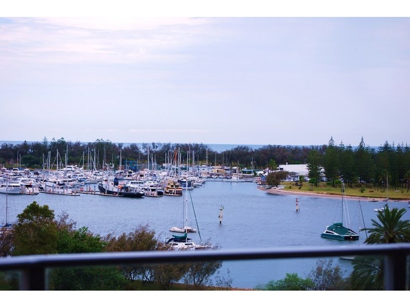 1004/4 Como Crescent, Southport QLD 4215