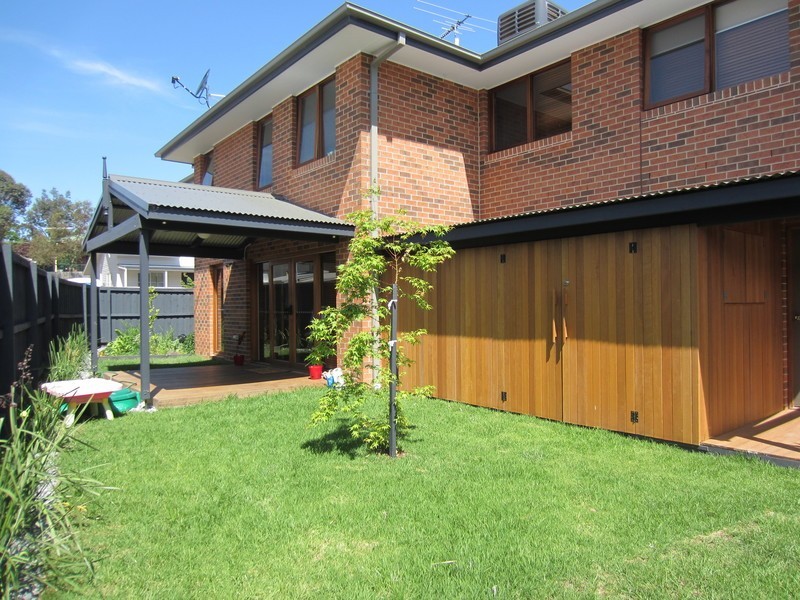 14 Green Place, Eltham VIC 3095