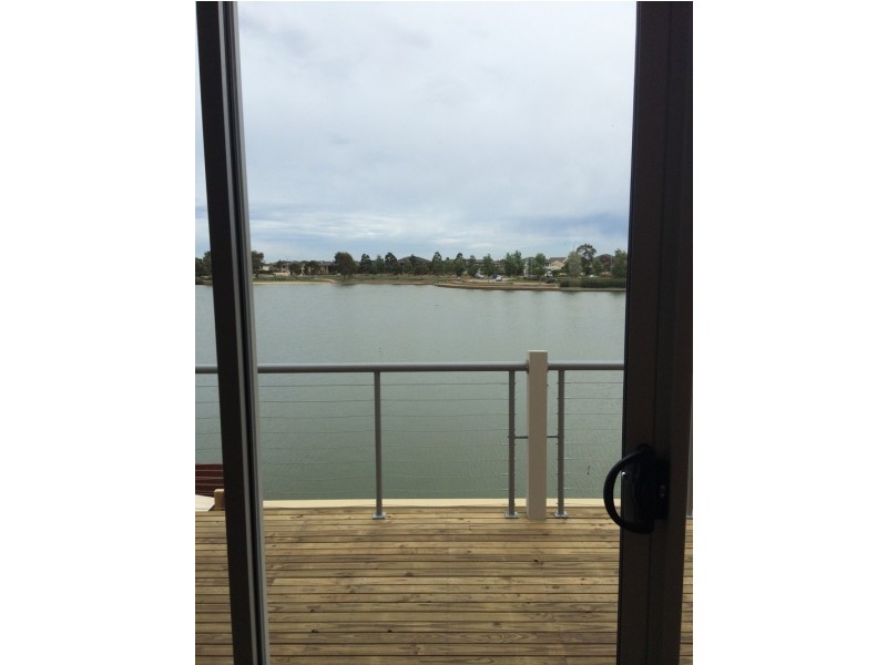 97  Broadbeach Circuit, Point Cook VIC 3030