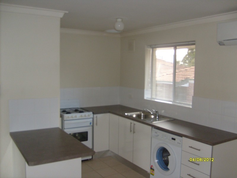 4/8 Rutland Ave, Lathlain WA 6100