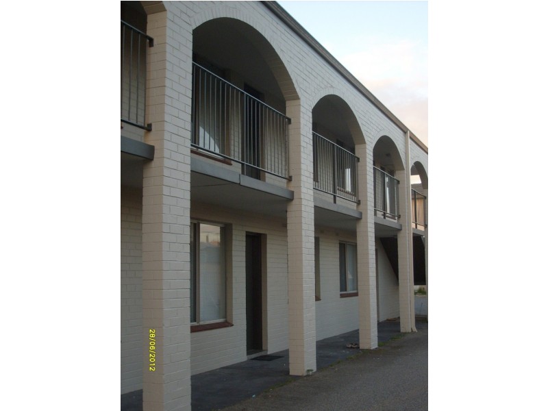 4/8 Rutland Ave, Lathlain WA 6100