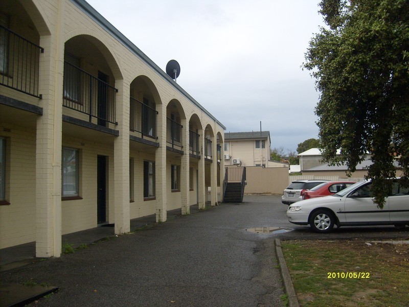 4/8 Rutland Ave, Lathlain WA 6100