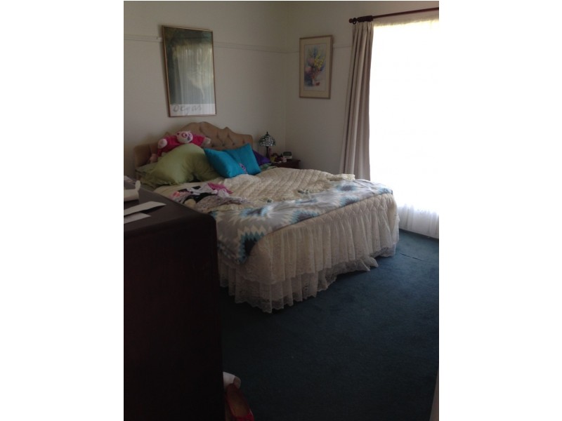 214 Marsh Rd, Bobs Farm NSW 2316