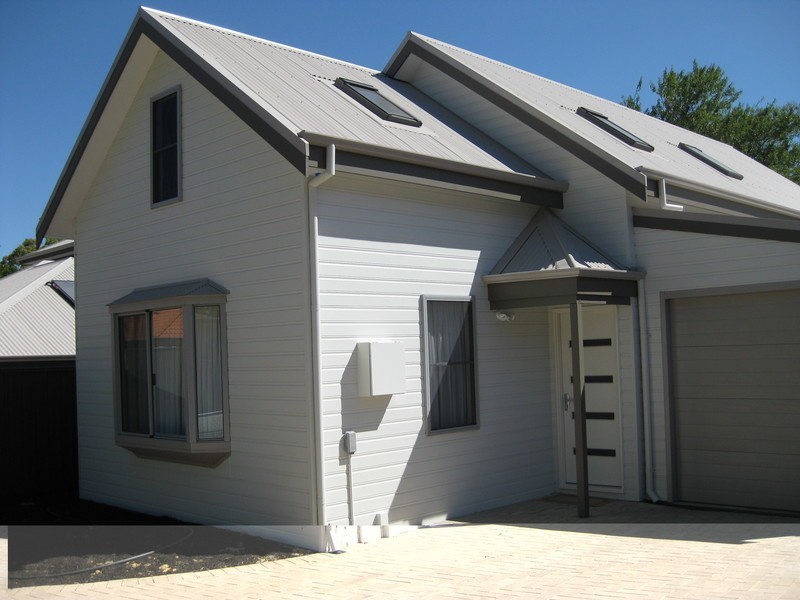 54A Rennie Crescent, Hilton WA 6163