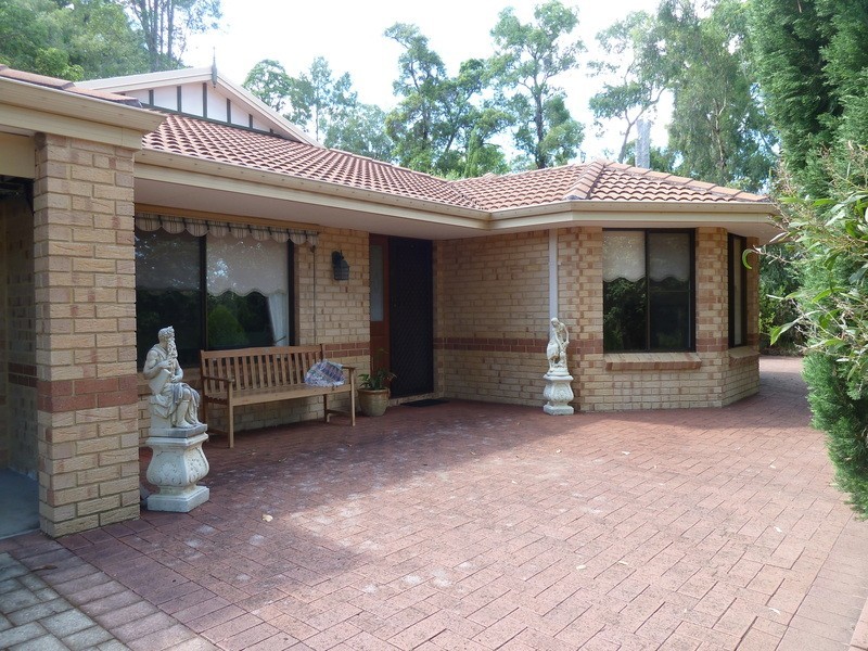 9 Shepherd Street, Glen Forrest WA 6071