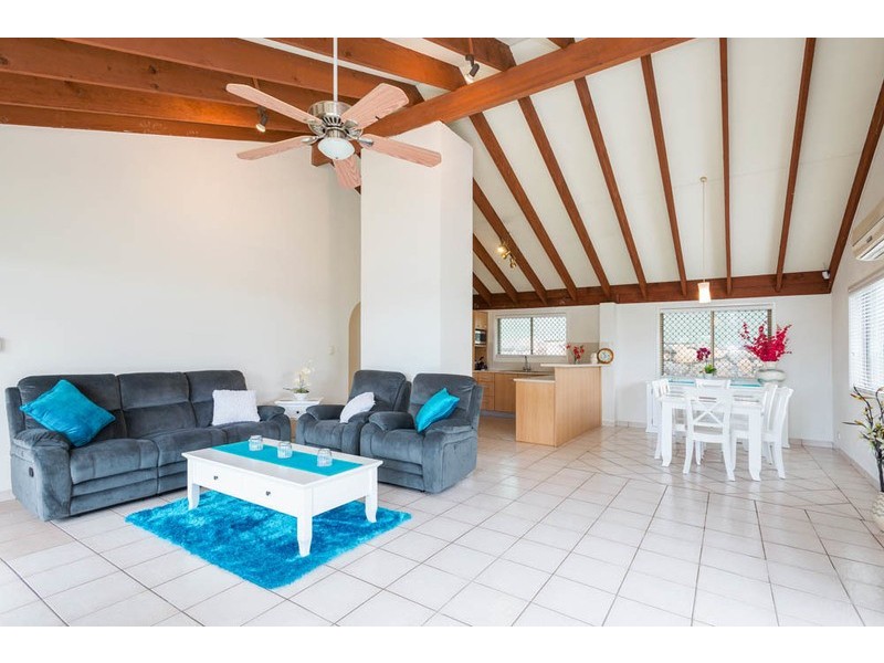 9 San Fernando Drive, Worongary QLD 4213