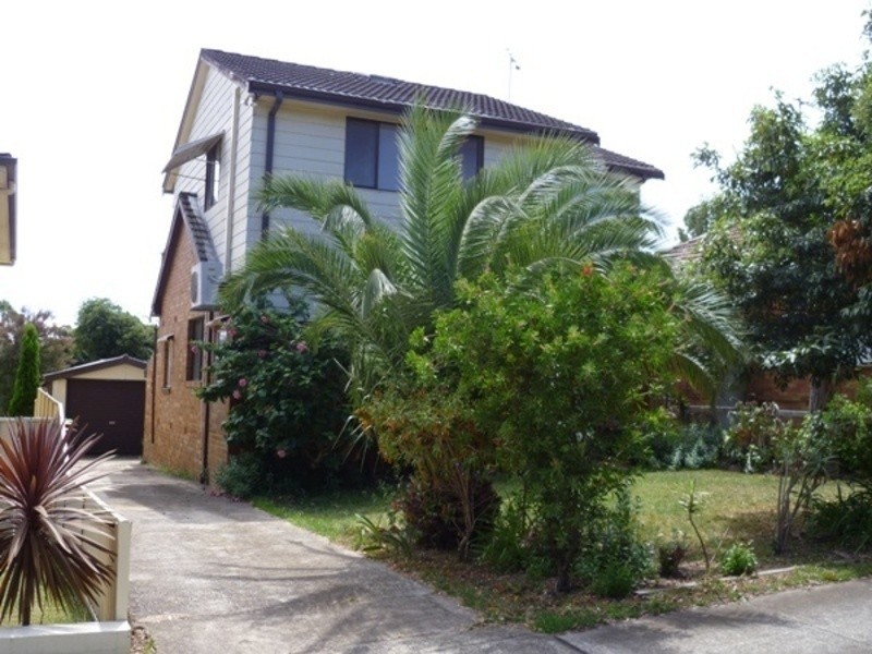 20 Bungalow Road, Peakhurst NSW 2210