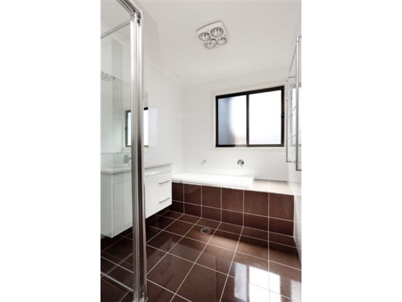 5 Ray Ellis Crescent, Forde ACT 2914