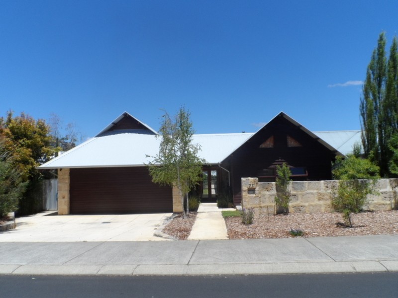 21 Halcyon Crescent, Margaret River WA 6285