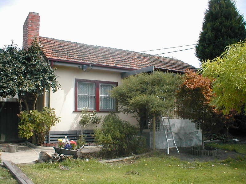 27 Bemboka Rd, Warranwood VIC 3134