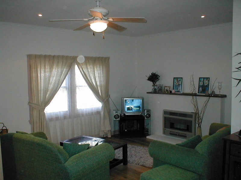 27 Bemboka Rd, Warranwood VIC 3134