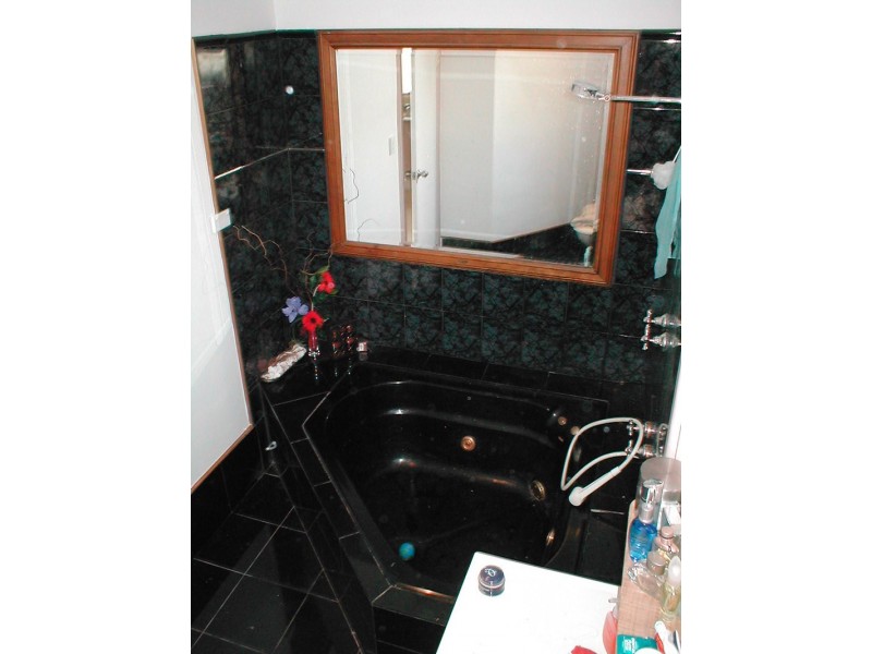 27 Bemboka Rd, Warranwood VIC 3134