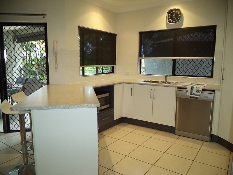 34 Seclusion Drive, Palm Cove QLD 4879