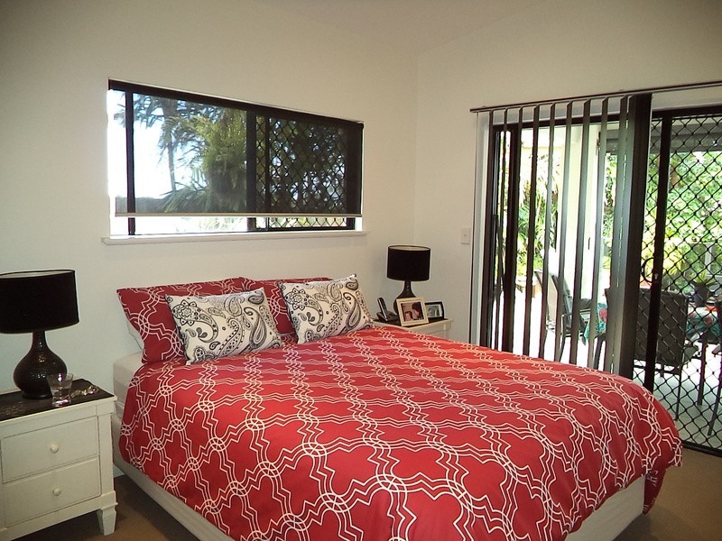 34 Seclusion Drive, Palm Cove QLD 4879
