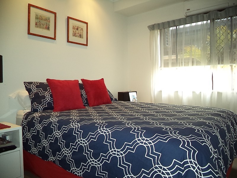34 Seclusion Drive, Palm Cove QLD 4879