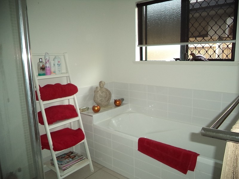 34 Seclusion Drive, Palm Cove QLD 4879