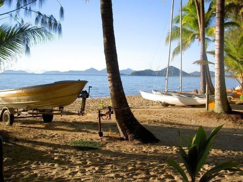 34 Seclusion Drive, Palm Cove QLD 4879