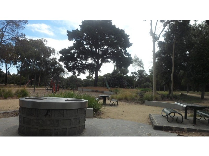 31-33  Tulip Grove, Cheltenham VIC 3192