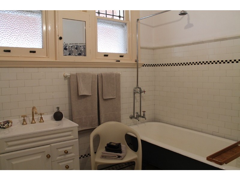 35 Seaview Road, Victor Harbor SA 5211