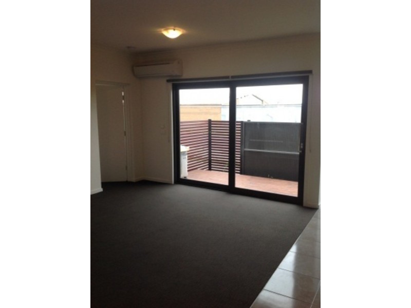 8/1B Jarama Blvd, Epping VIC 3076