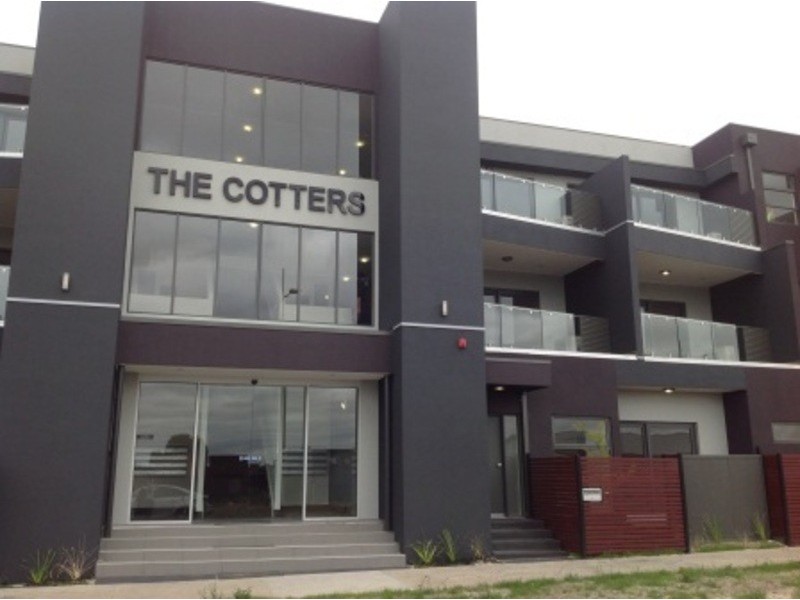 8/1B Jarama Blvd, Epping VIC 3076