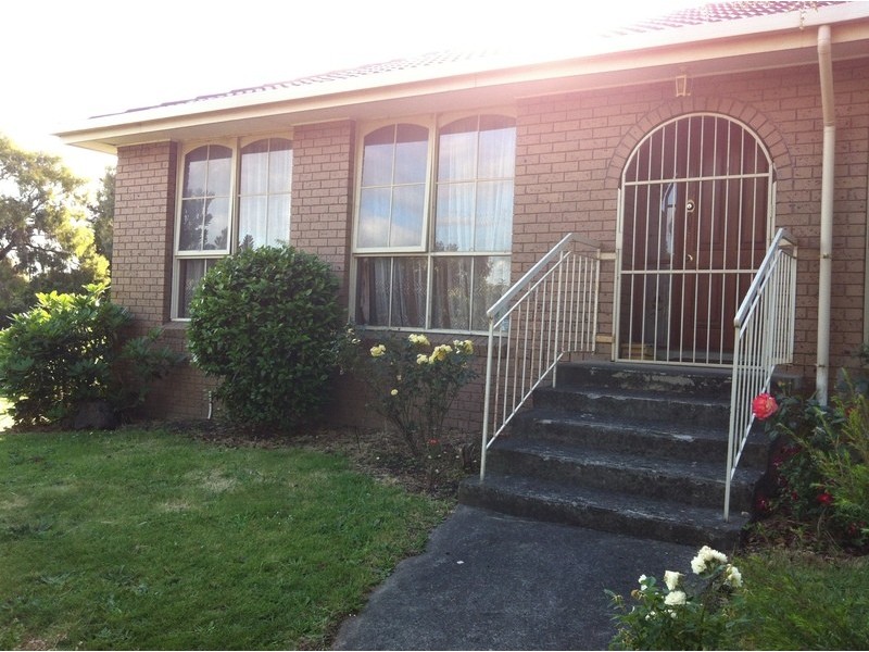 11 Tamboon Dr, Rowville VIC 3178