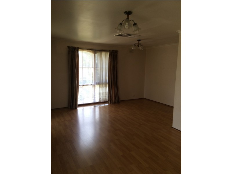 11 Tamboon Dr, Rowville VIC 3178
