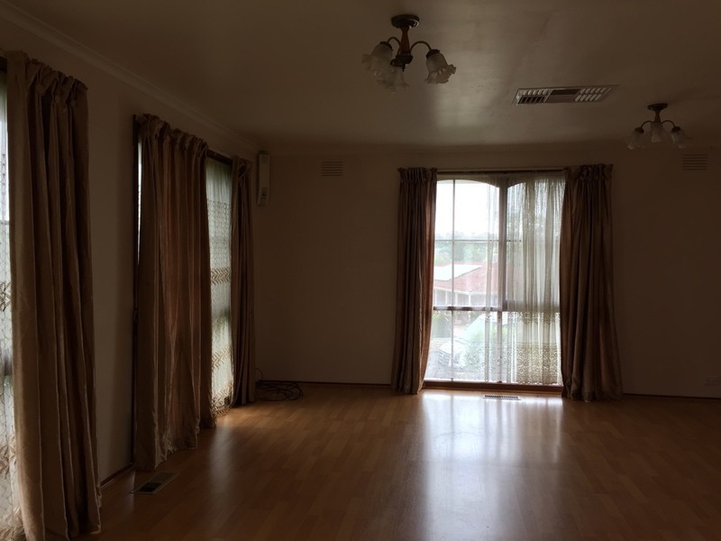 11 Tamboon Dr, Rowville VIC 3178