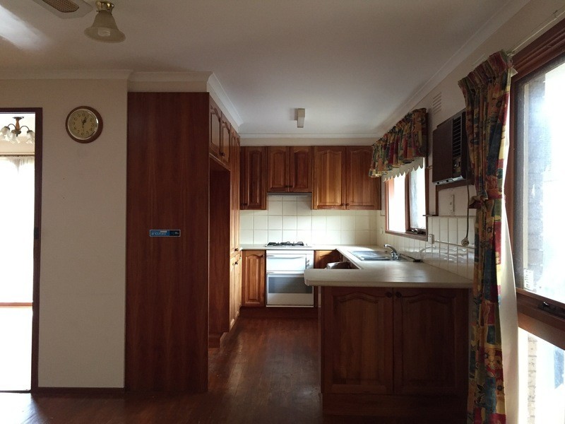 11 Tamboon Dr, Rowville VIC 3178