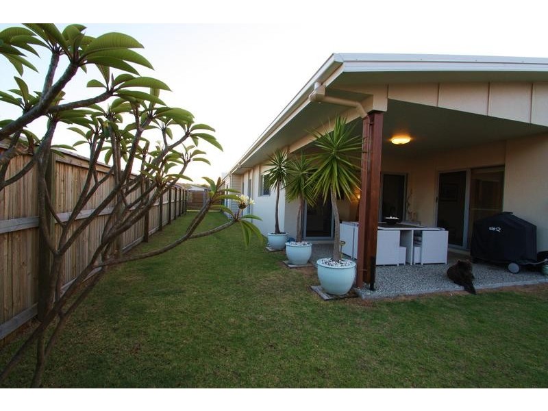 5 Mansell St, Little Mountain QLD 4551