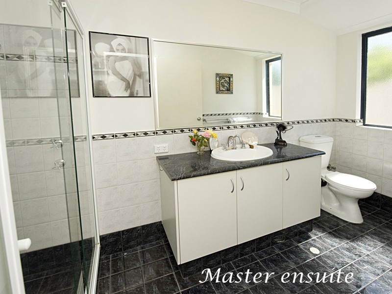 169 Bennett Springs Drive, Beechboro WA 6063