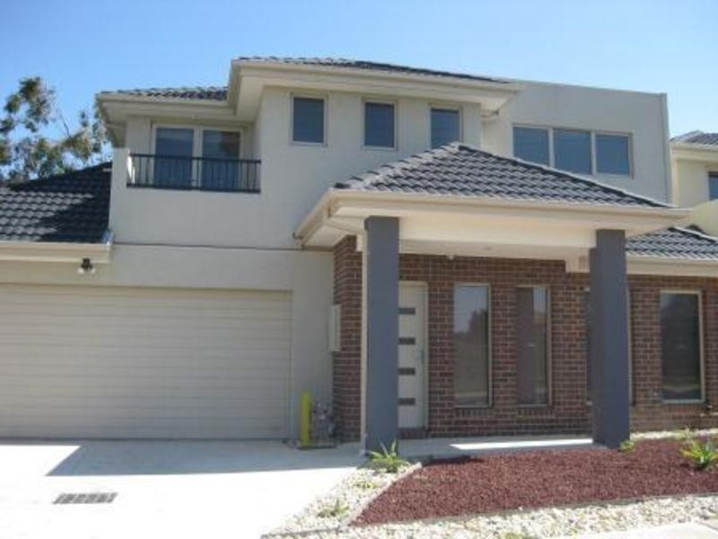 1/11 Victoria Road, Sydenham VIC 3037