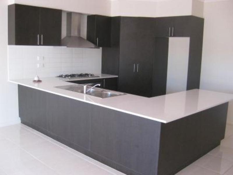 1/11 Victoria Road, Sydenham VIC 3037