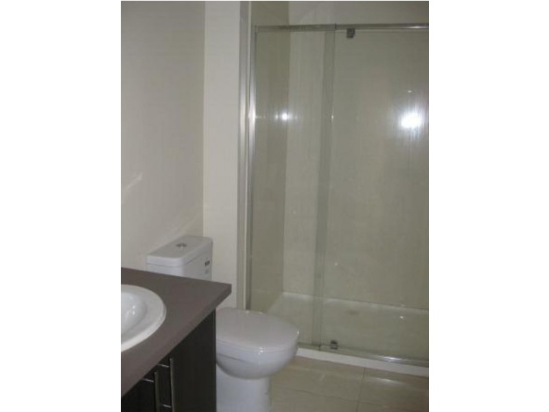 1/11 Victoria Road, Sydenham VIC 3037