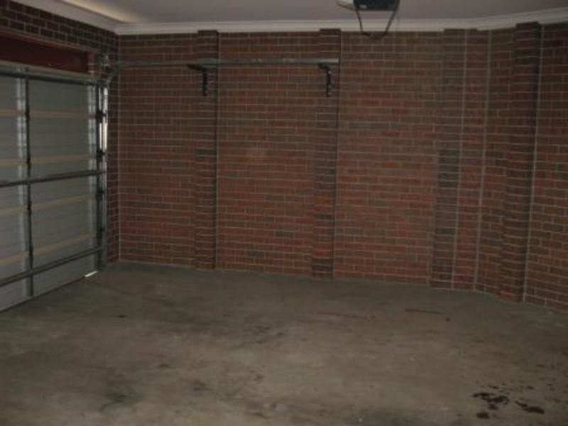 1/11 Victoria Road, Sydenham VIC 3037