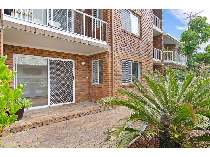2/11 Fourteenth Ave, Palm Beach QLD 4221