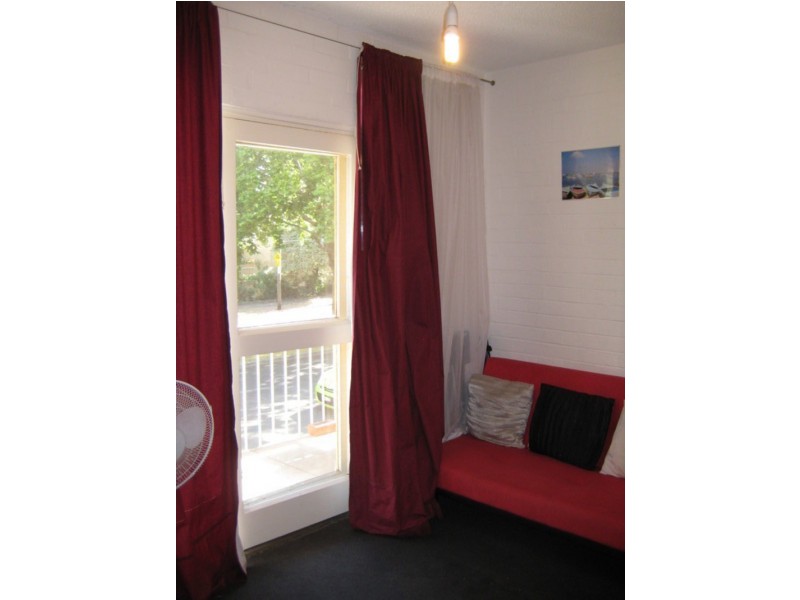 B5/65 O’Shanassy Street, North Melbourne VIC 3051