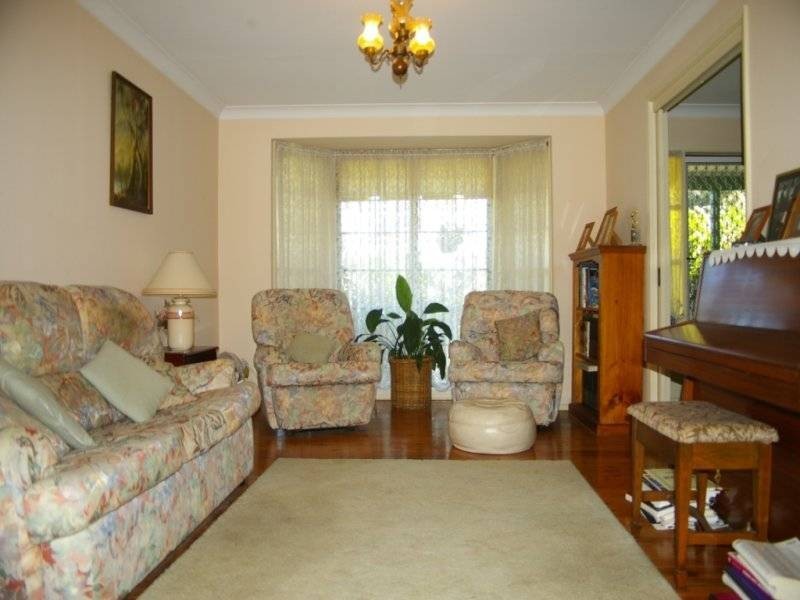 10 GORDON AVENUE, Castle Hill NSW 2154