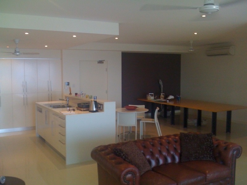 17/13  The Esplanade, Darwin NT 0800