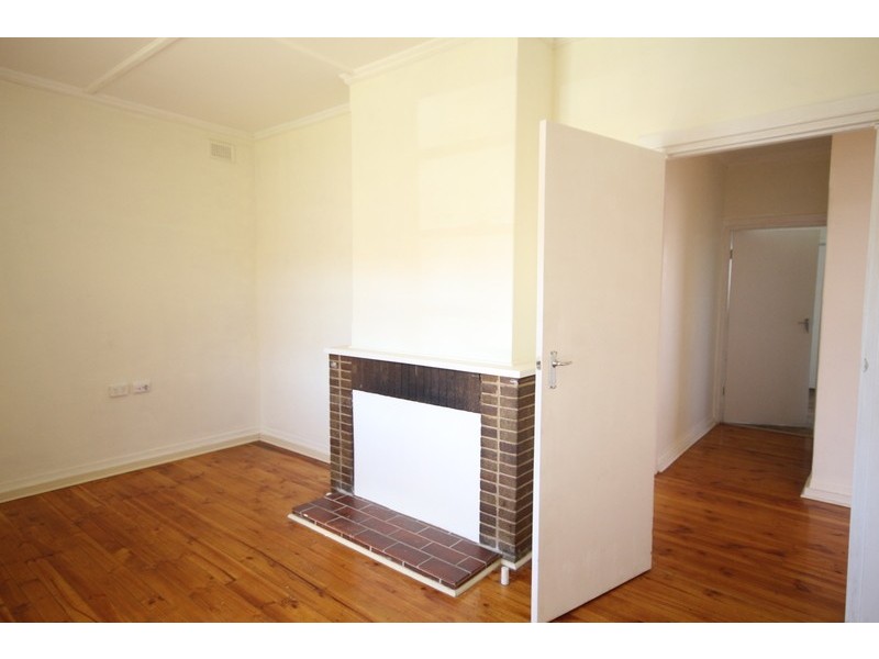 114 Hanson Rd, Woodville Gardens SA 5012