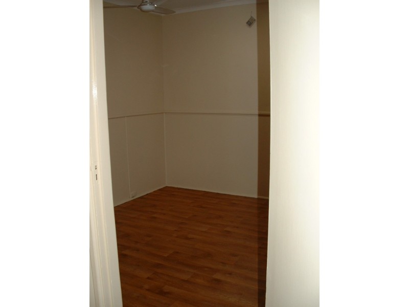 33 Crowther street, Beachlands WA 6530