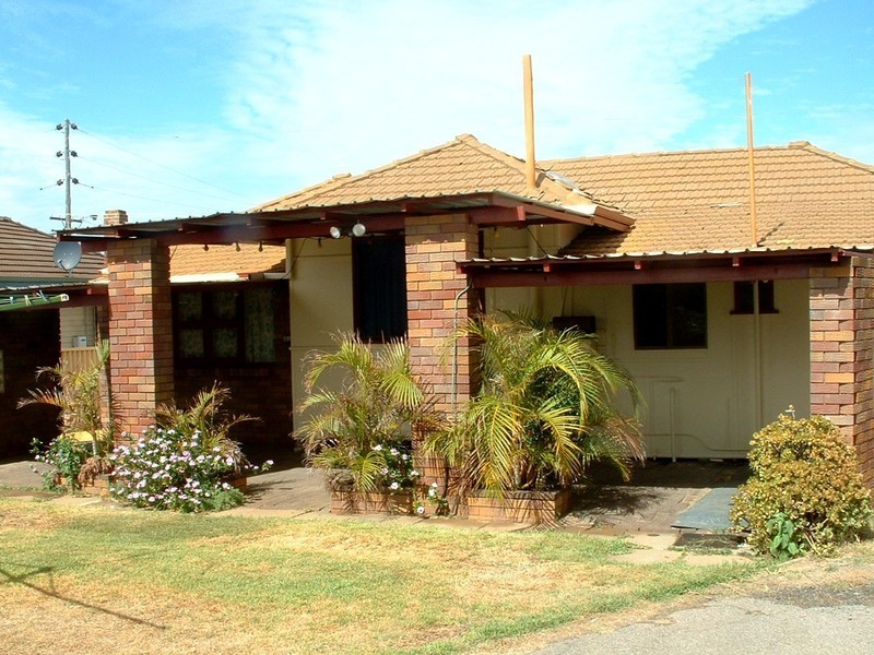 33 Crowther street, Beachlands WA 6530