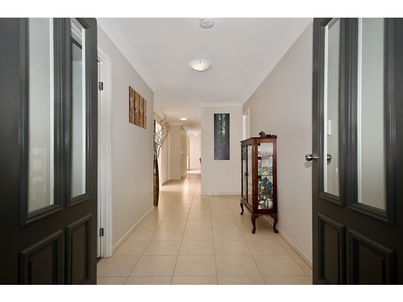 6 Warrumbungle St, Forest Lake QLD 4078