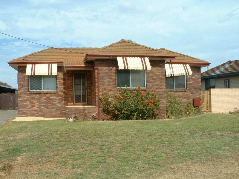 33 Crowther street, Beachlands WA 6530