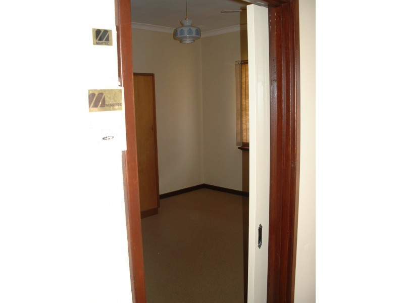 33 Crowther street, Beachlands WA 6530