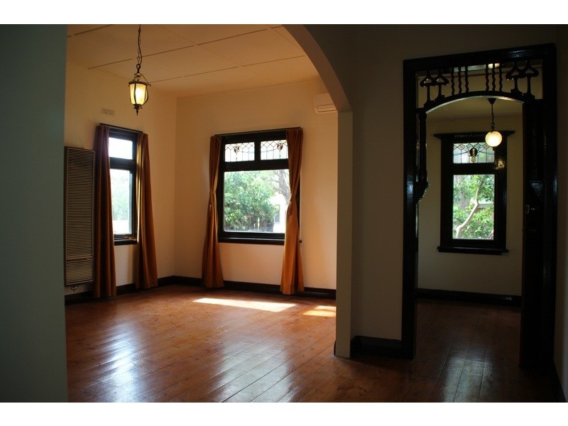 284 Mount Dandenong Road, Croydon VIC 3136